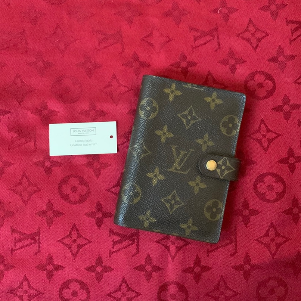 Louis Vuitton small ring Monogram Agenda Cover